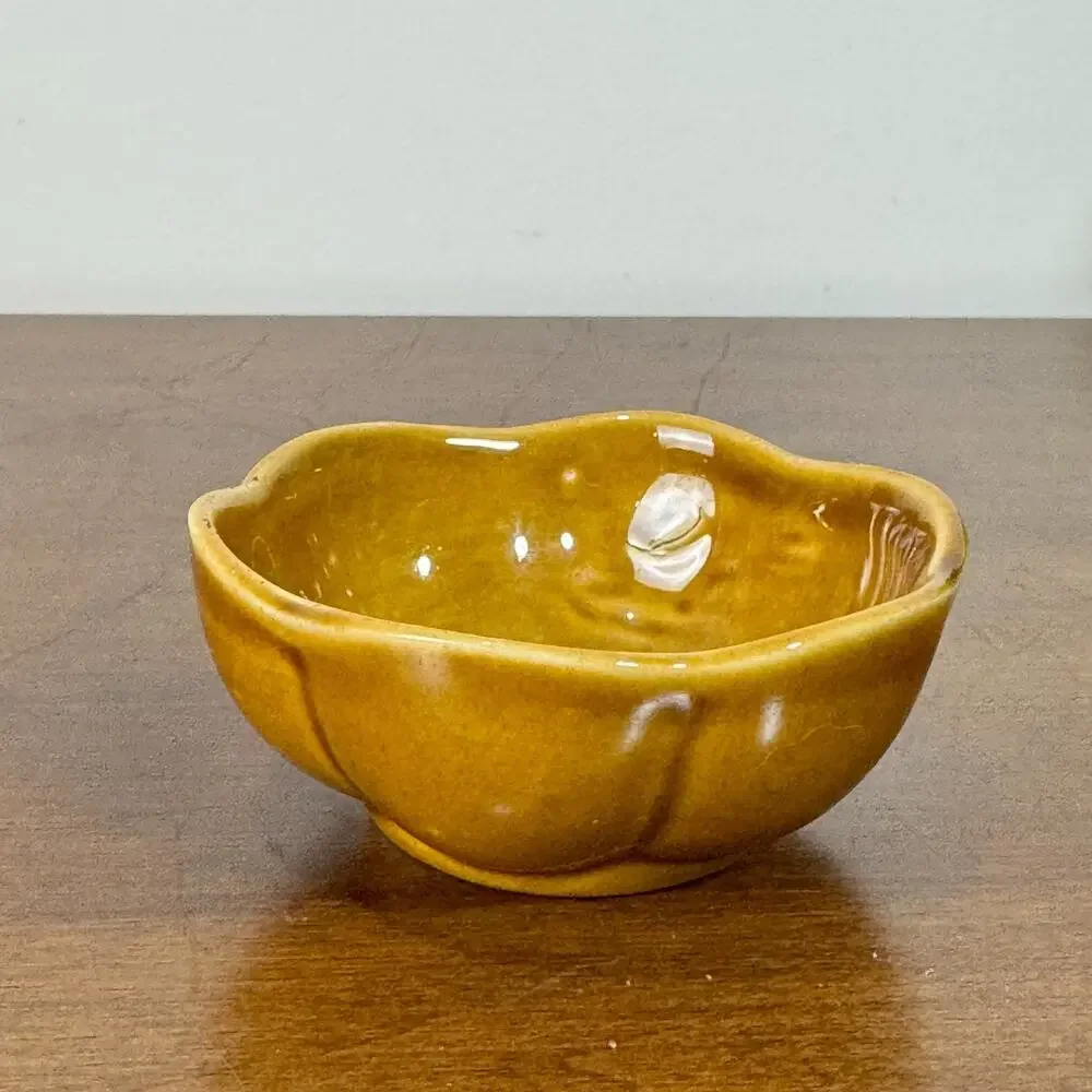 Vintage Mustard Brown Stoneware Scalloped Bowl Pumpkin Shape Unmarked 3.25